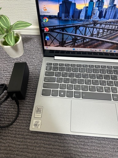Lenovo yoga S730 i7代10世代SSD1024GB メモリ8GBフルHD 超薄型軽量デザイン