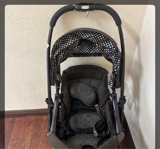 Combi 折りたたみ式ベビーカー ブラック