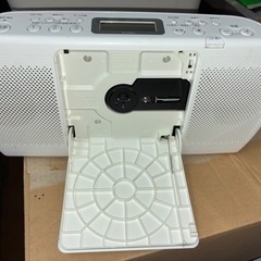 【早い者勝ち！】SONY★ お気に入りラジオ局をかんたん登録。省スペース設計のCDラジオ★ZS-E20CPの画像