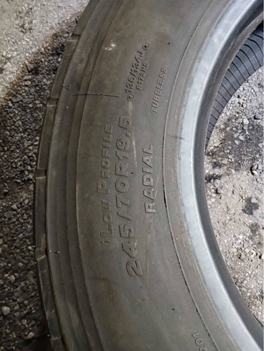 ブリヂストン　245/70R19.5 radial 10t低床用タイヤ12本