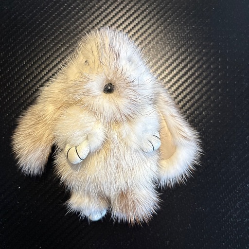 なめらかでふわふわな長毛がかわいい♡ ウサギぬいぐるみ（約14×12×6cm）