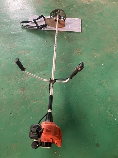 草刈り　刈払い機　タナカ