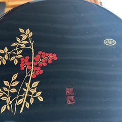 新品 箱付き 黒漆塗り 花装飾 茶櫃　蓋付き容器の画像