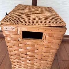(取引中)蓋付き 木製編み収納かごの画像