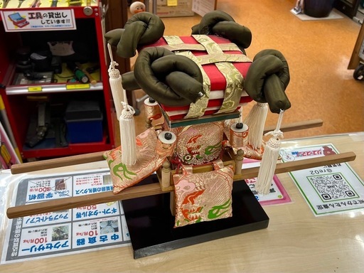 ●民芸品！太鼓台 (たいこだい) 別名:ちょうさ ミニチュアの置物　家内安全や繁栄を願う縁起物！お祭りの情熱を象徴するアイテム！