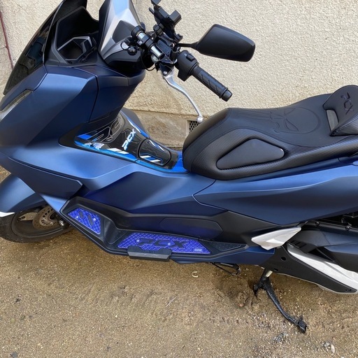 PCX125【jk05】シート ローダウン カスタム ドクロ　バックレスト付