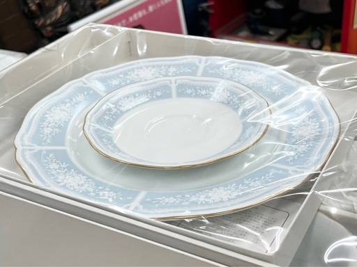 ●未使用 ブランド！Noritake (ノリタケ) Lace Wood Gold (レースウッドゴールド) サロンセット プレート(大