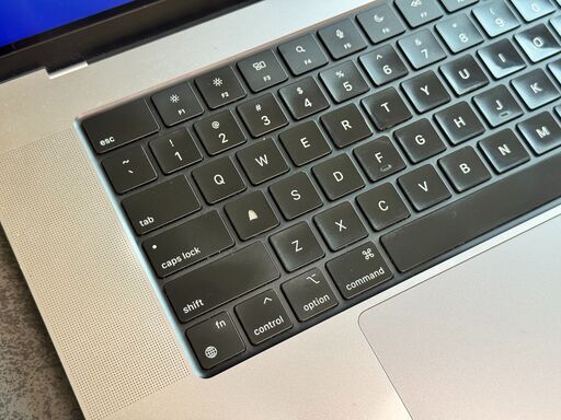 MacBook Pro M1 Max 16インチ (64GB RAM / 1TB SSD / AppleCare+ 2027年1月まで