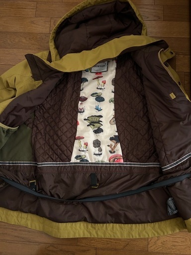 BURTON スノーボードウェア　Mサイズ　イエロー(からし色)