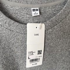 ユニクロ グレー トップス 未使用 Lサイズの画像