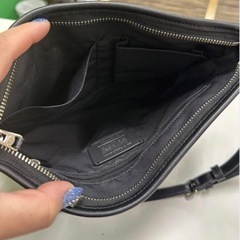 COACH ブラック ショルダーバッグの画像