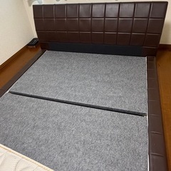 クイーンサイズのベッド 　の画像