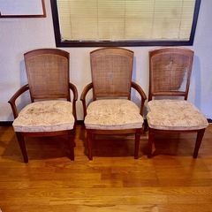 マルニ木工ダイニングチェア売ります！ HIROSHIMA ARM CHAIR UPHOLSTERED SEAT｜マルニ木工｜コンフォートQ
