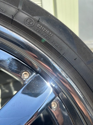 20インチホイルタイヤ付き