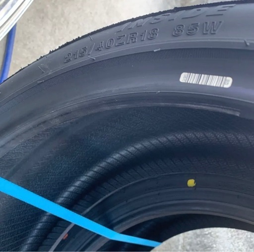 新品タイヤ2本　215/40/18