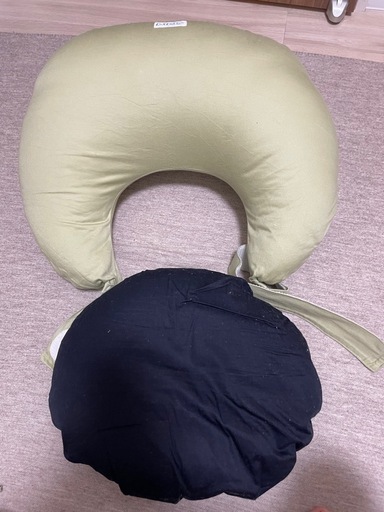 ベビハグ授乳クッション、あぐら用クッション、替えビーズの3点