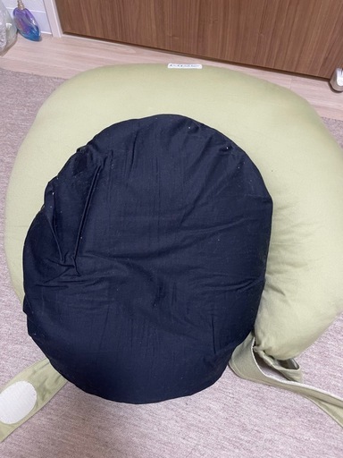 ベビハグ授乳クッション、あぐら用クッション、替えビーズの3点