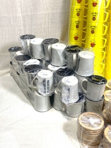 【未使用】マグカップ82個　コースター100枚　レンジ小皿54枚 まとめ売り