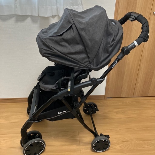 【コンビ】美品！A型 両対面式 コンビ ラベリタ エッグショック　ハイシート