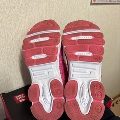 瞬足　スニーカーの画像