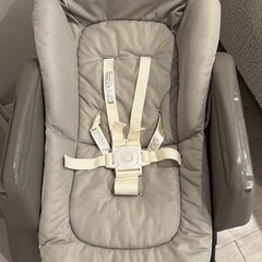 【受け渡し決定済み】Combi ネムリラ　ハイローチェア 手動 バウンサー テーブルの画像