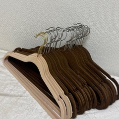 すべらないハンガー30本【茶色、ピンク】他複数有ります