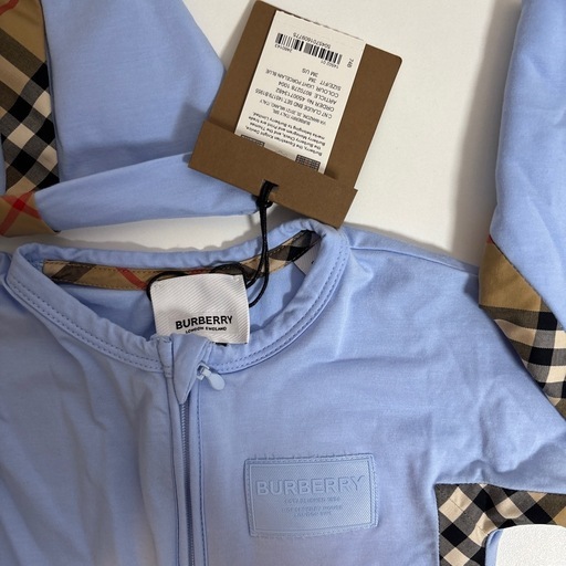【新品タグ付き 】BURBERRYロンパース・帽子・スタイ