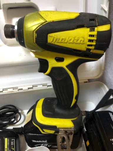 マキタ18vインパクトドライバTD146DX2中古美品オリジナルハウジング