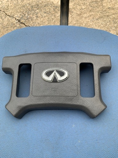F31後期インフィニティ　レパード　M30ホーンボタン  