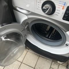 【引取り先決定済み】ドラム式洗濯機の画像
