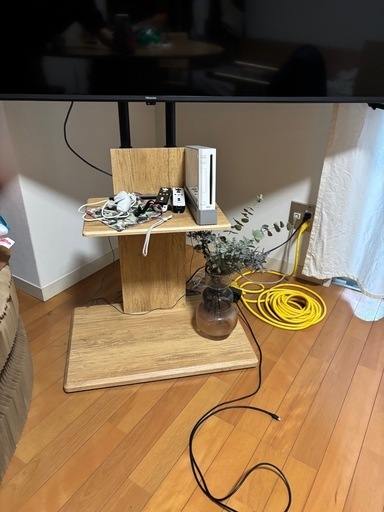 八角形 壁寄せTVスタンド（240度スイングタイプ）/空間を美しく飾る テレビスタンド　