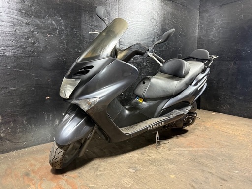 ★支払総額4.5万円★定休日なし！いつでも現車確認可能です！ ヤマハ マジェスティ125FI ガンメタ 人気のコマジェ！ 4ストインジェクション！ 集中キー！ リアキャリア付き！ サイスタ付き！