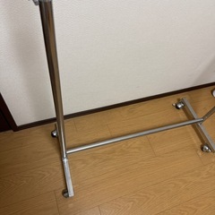 スチール製ハンガーラックの画像