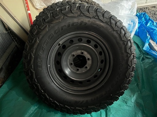 FJクルーザー　
タイヤLT285/70/17