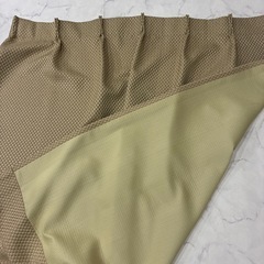 カーテン　2枚セット　ベージュ系　135㎝×100㎝　の画像