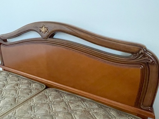 値下げします‼️美品‼️クイーンサイズベッド