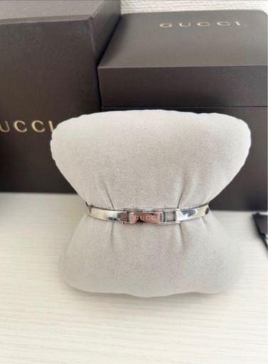 ?GUCCI? 4Pダイヤ?腕時計　YA105547/105　ハイブランド　シンプル　
箱と説明書付き✨