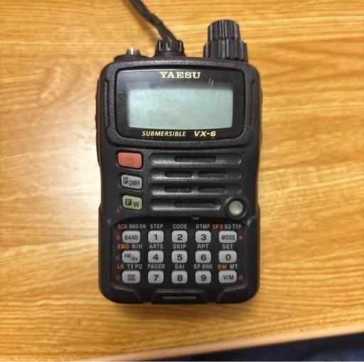 YAESU VX-6 アマチュア無線機（本体・バッテリーのみ）