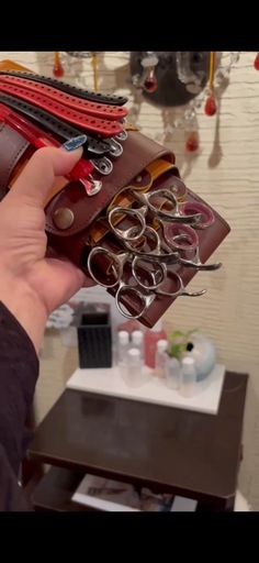 【理美容師様向け】ハサミが落ちない設計 高級本革シザーケース 2トーン（美品）