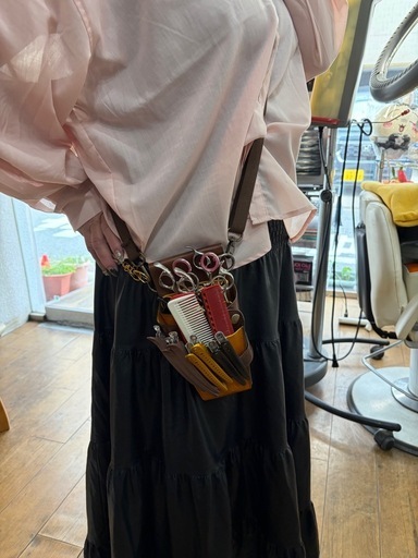 【理美容師様向け】ハサミが落ちない設計 高級本革シザーケース 2トーン（美品）