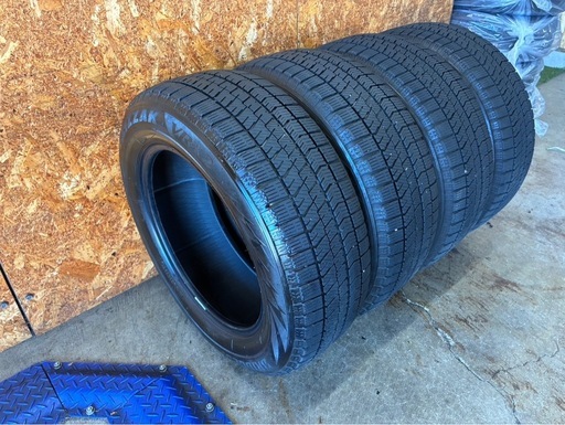 205/60R16?ブリヂストンVRX2?残溝考慮での特価でございます 