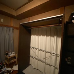 ワイドクローゼット、カーテンレール付きの画像
