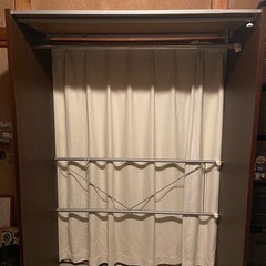 ワイドクローゼット、カーテンレール付きの画像