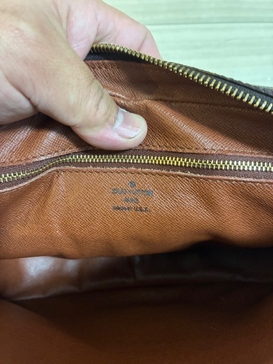ルイヴィトン  LOUIS VUITTON ショルダーバッグ
