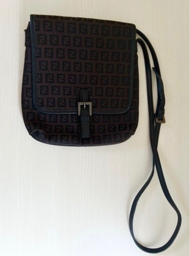 ?FENDI? スマートショルダーバッグ　ズッキーノキャンバス　ブラウン×ブラック　男女兼用　【破格】