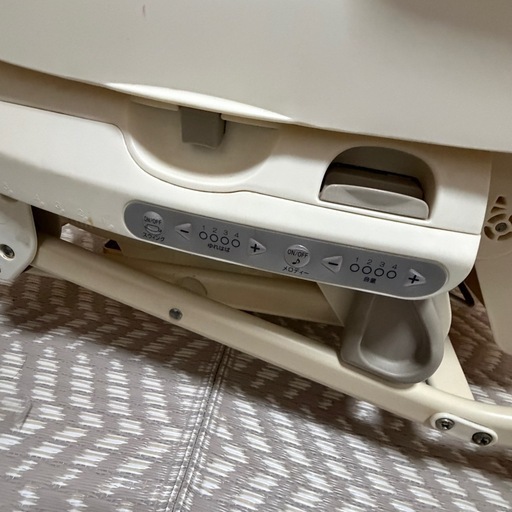 コンビ　ネムリラAT 電動ハイローチェア
