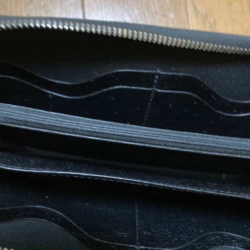 イルビゾンテ　長財布　ラウンドファスナー　　ブラック　レザー　本日お取引きできる方にお値下げします。