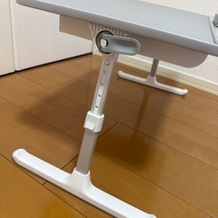ベットテーブルの画像