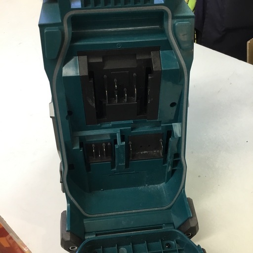 【店頭引取限定】【中古】【現状販売】MAKITA マキタ バッテリー式ラジオ 11,000円(税込)