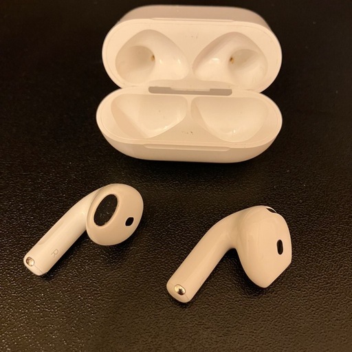 Apple AirPods4 ヘッドホン　イヤホン　Bluetooth　アクティブノイズキャンセリング